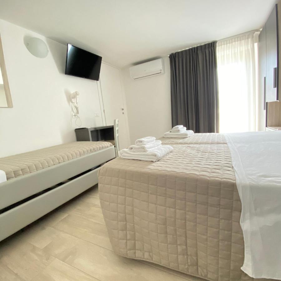 Hotel Bed And Book Rimini Zewnętrze zdjęcie