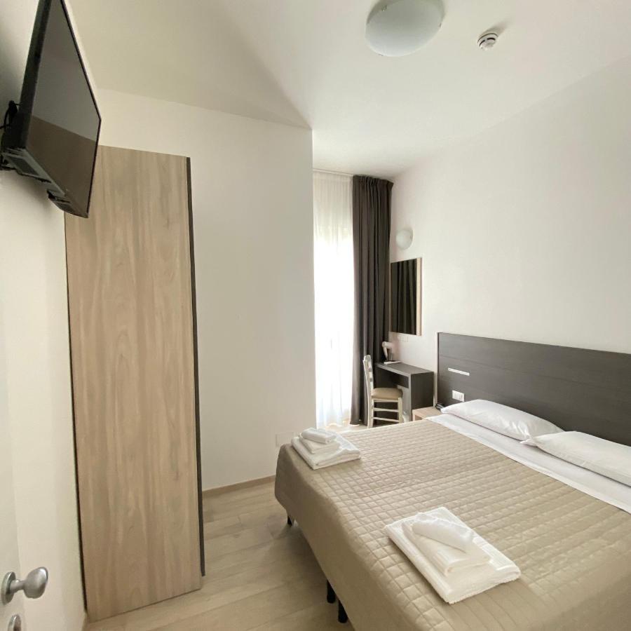 Hotel Bed And Book Rimini Zewnętrze zdjęcie