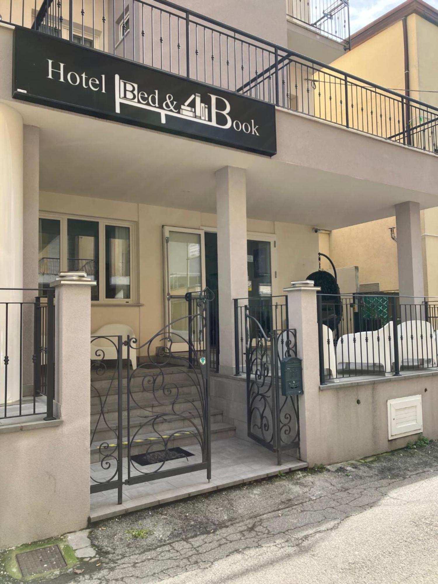 Hotel Bed And Book Rimini Zewnętrze zdjęcie